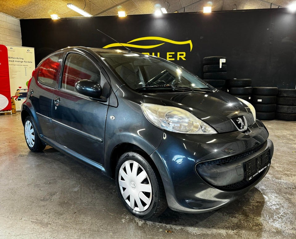 Peugeot 107 1,0 Urban 5d