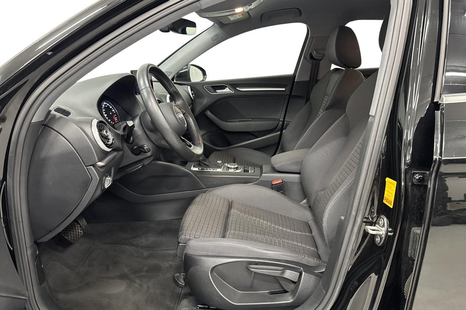 Audi A3 35 TFSi Sport Limited S-tr. 4d