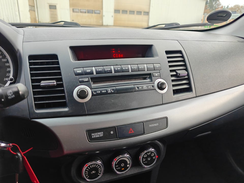 Mitsubishi Lancer 1,6 Invite SportBack 5d