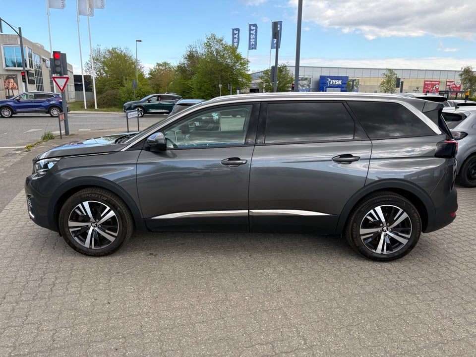 Peugeot 5008 1,2 e-THP 130 Strike 7prs 5d