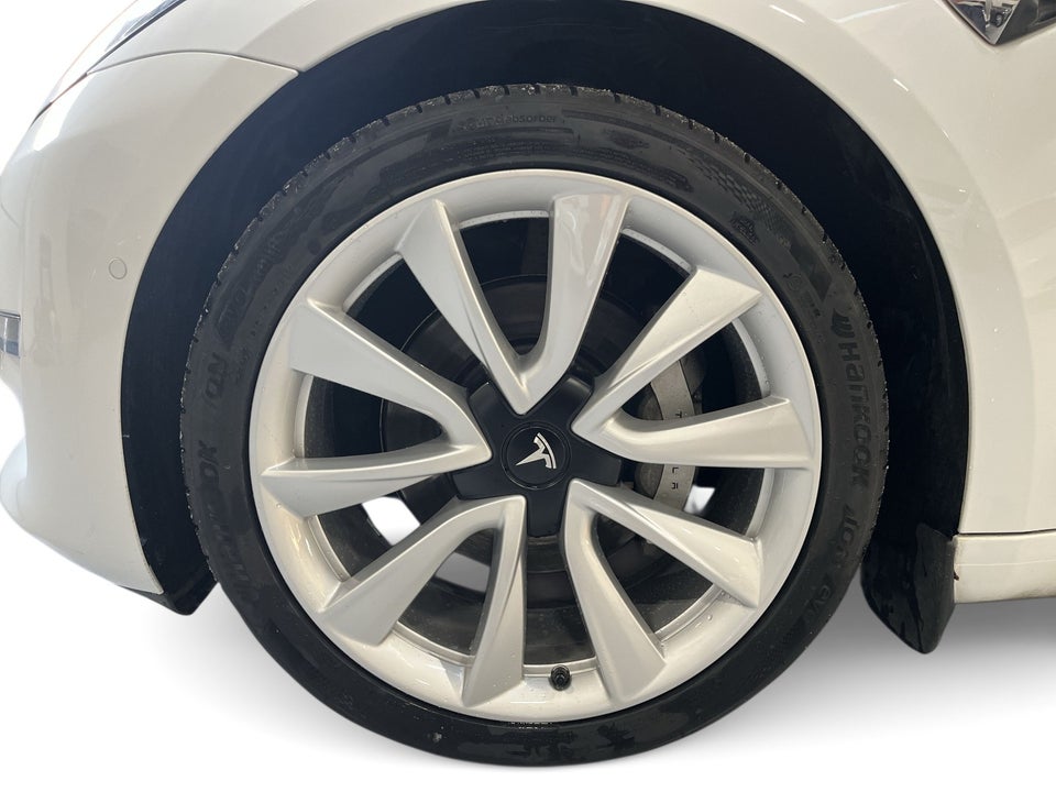 Tesla Model 3 Long Range AWD 4d