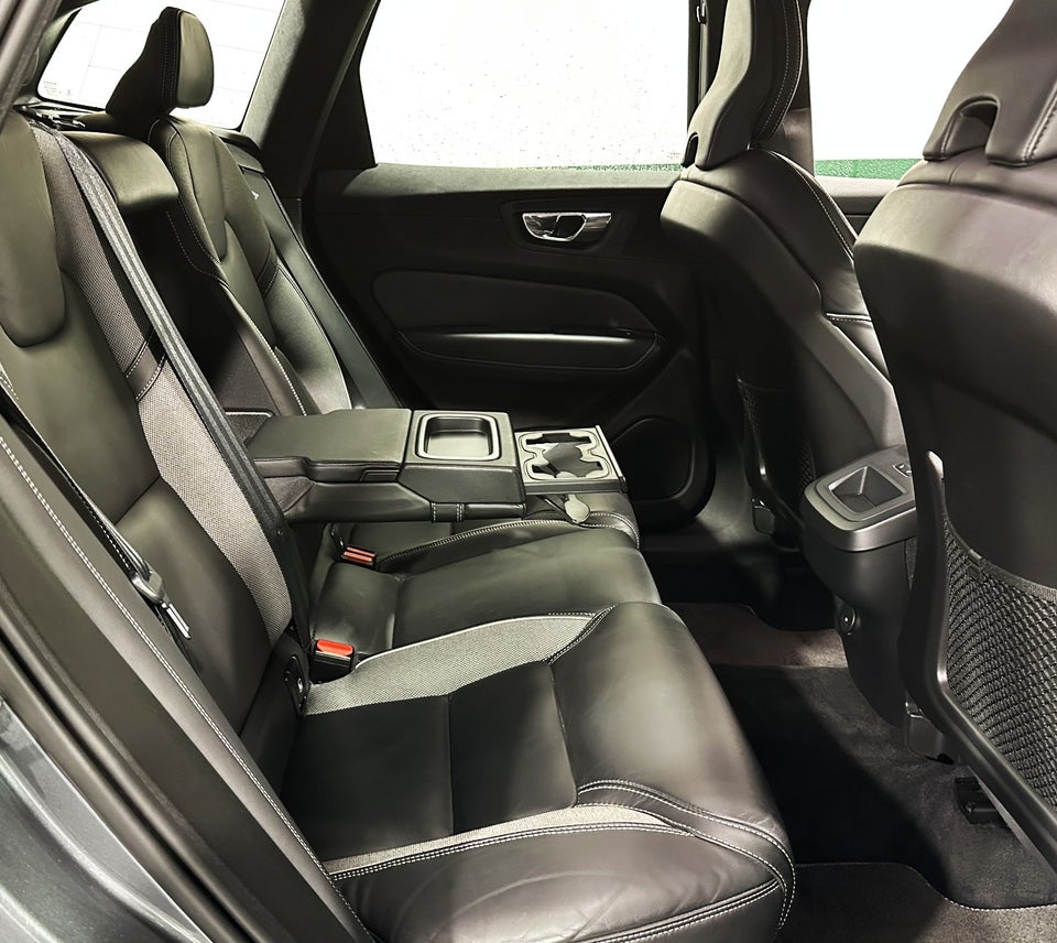 Volvo XC60 2,0 D4 190 R-Design aut. 5d