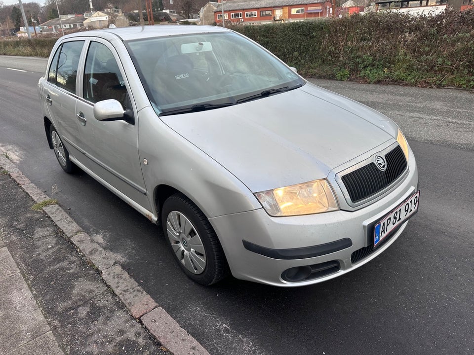 Skoda Fabia 1,4 16V 75 Ambiente 5d