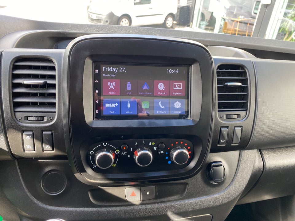 Renault Trafic T29 2,0 dCi 145 L2H1