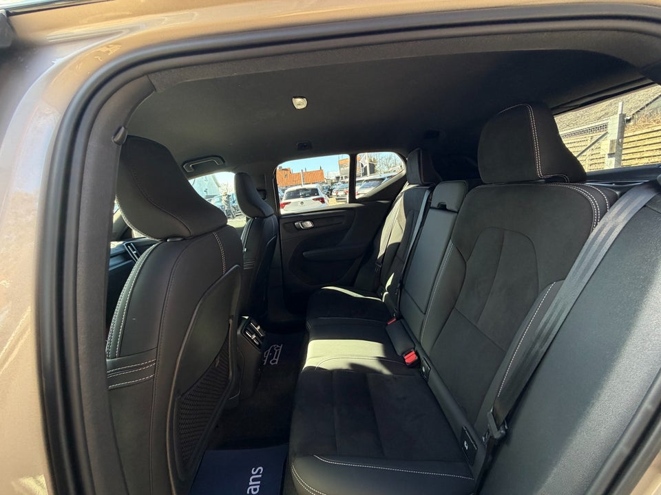 Volvo XC40 ReCharge Extended Range Plus 5d