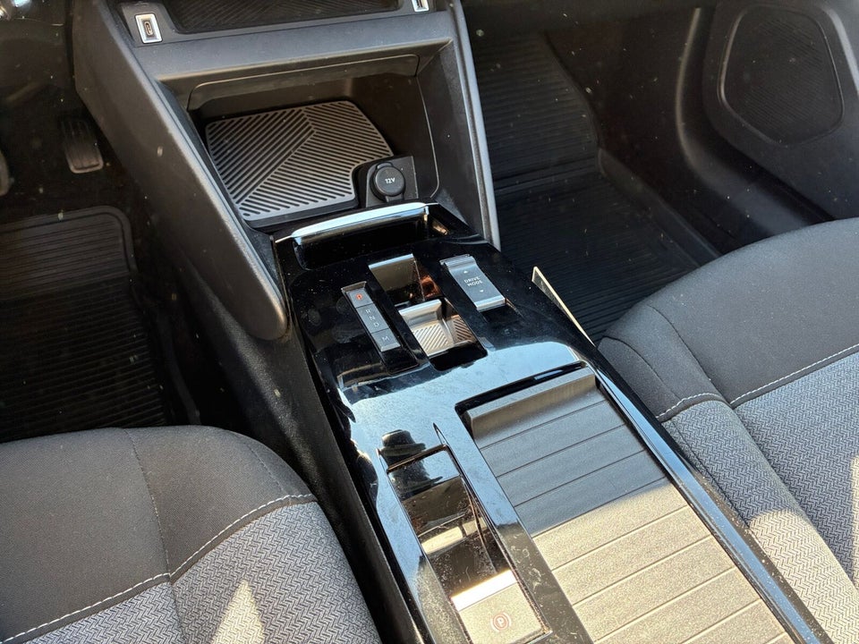 Citroën C4 1,2 PureTech 130 Carré EAT8 5d