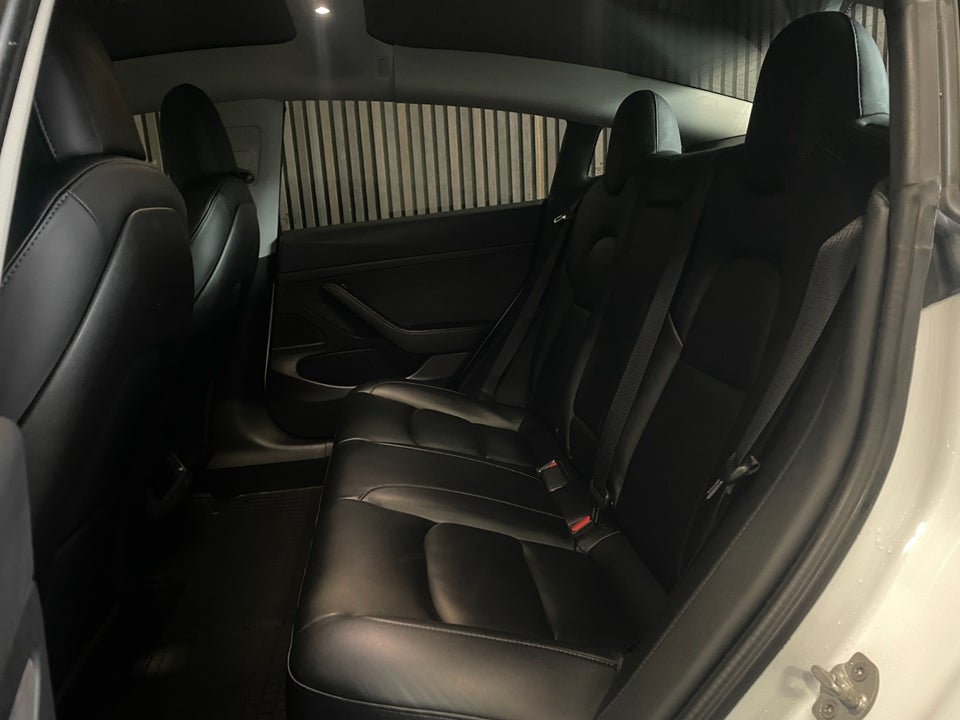 Tesla Model 3 Standard Range+ RWD 4d