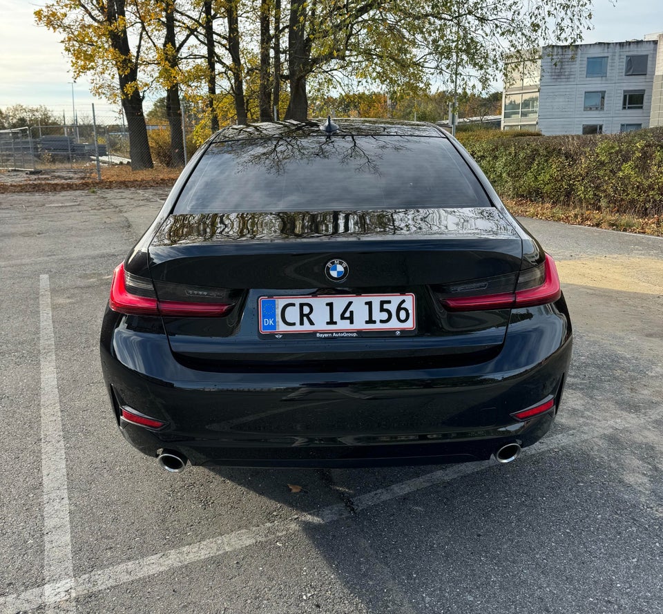 BMW 320i 2,0 Connected aut. 4d