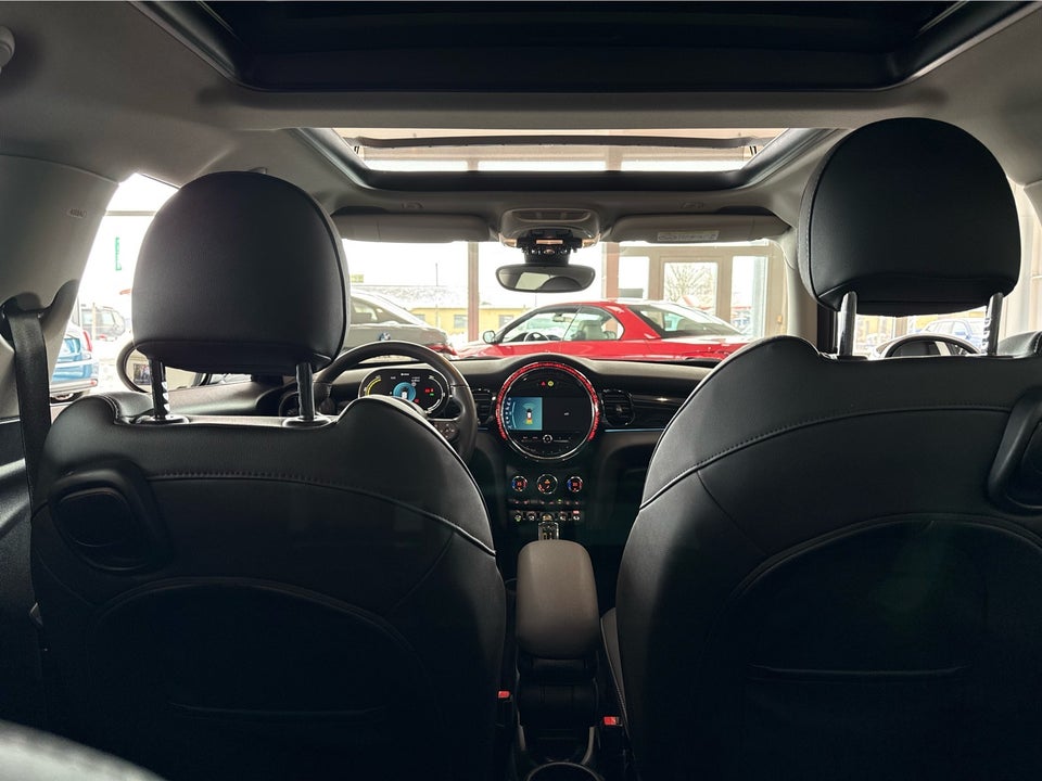 MINI Cooper SE Classic Trim 3d