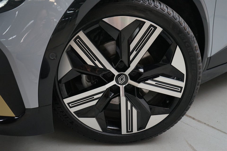 Renault Megane E-Tech 60 Iconic 5d