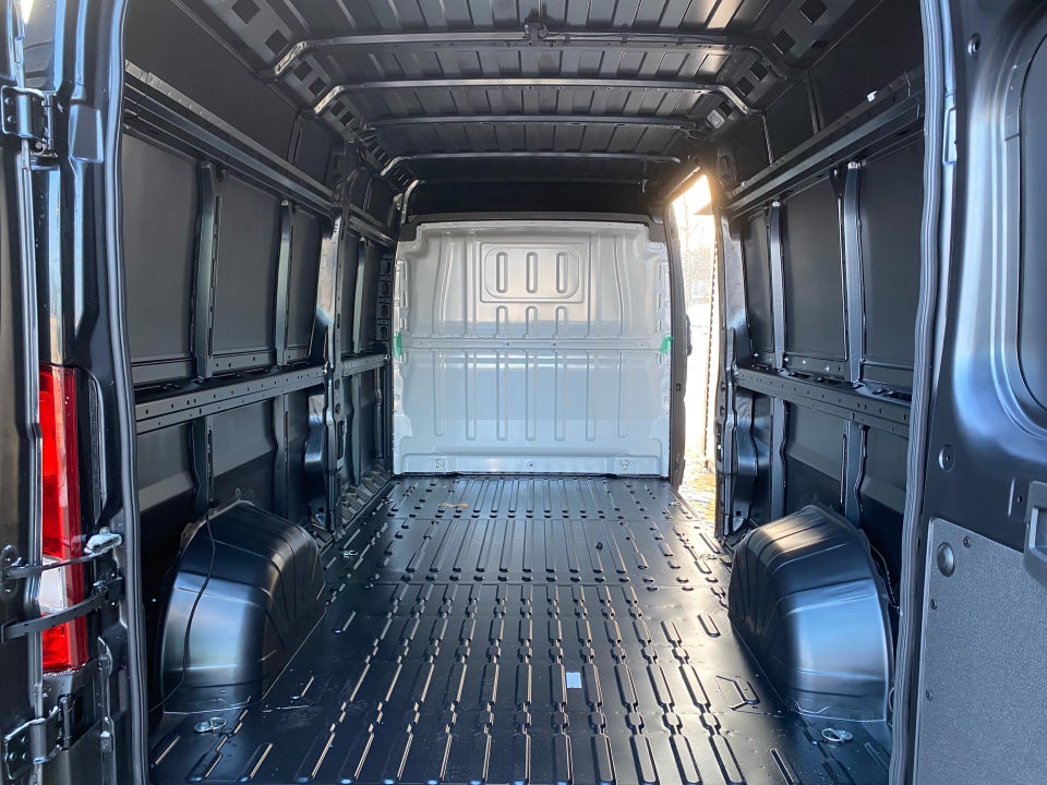 Fiat Ducato 35 Maxi 2,2 MJT 180 Kassevogn L3H2 Pro+ aut.