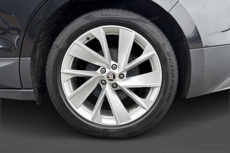 Skoda Enyaq 60 iV Plus 5d