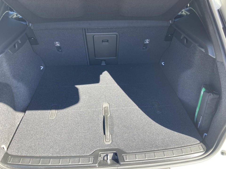 Volvo EX40 Extended Range Black Edition 5d