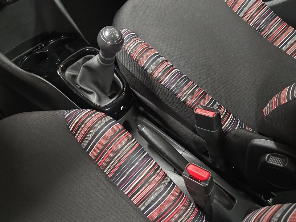 Citroën C1 1,0 VTi Attaque 5d