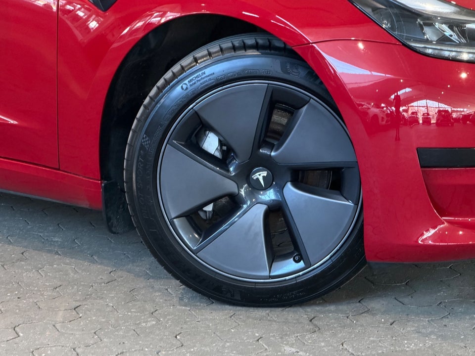 Tesla Model 3 RWD 4d