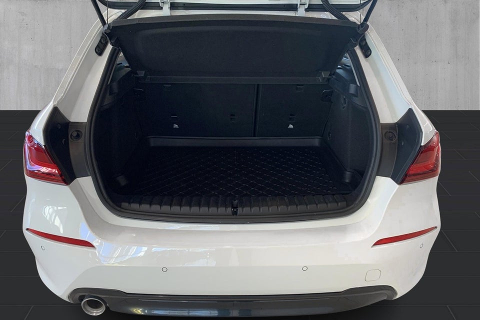 BMW 118i 1,5 Sport Line aut. 5d