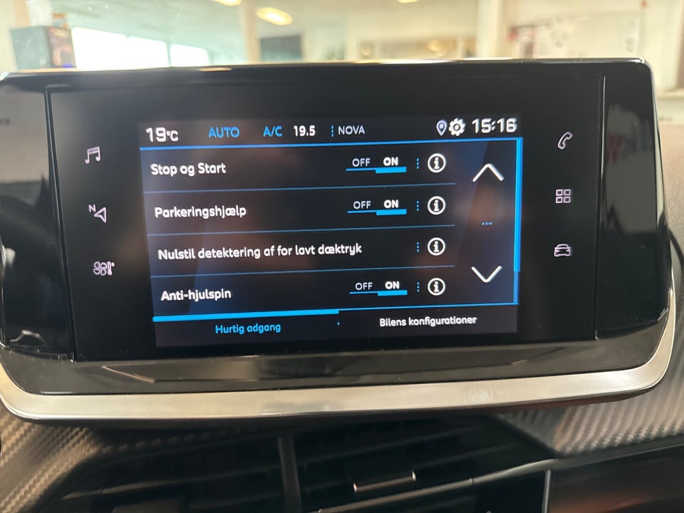 Peugeot 208 1,2 PureTech 100 Allure EAT8 5d