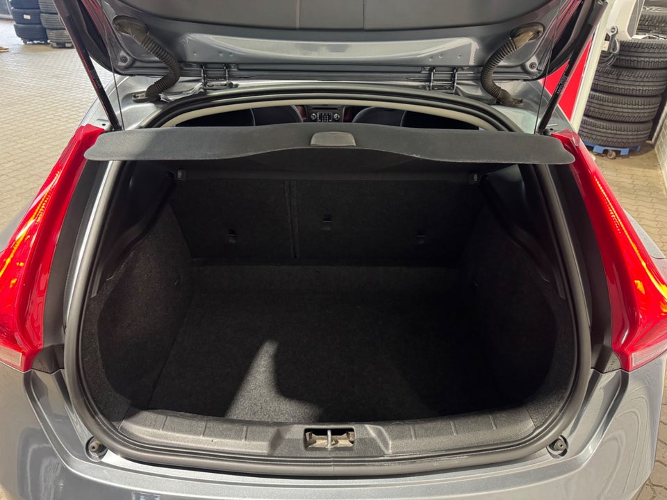 Volvo V40 2,0 D2 120 Kinetic 5d