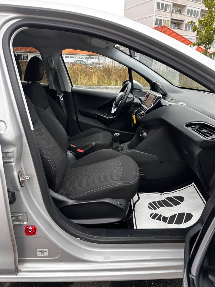 Peugeot 208 1,6 BlueHDi 100 Active 5d