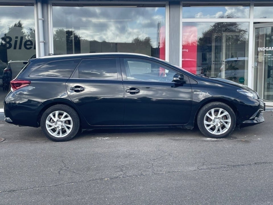 Toyota Auris 1,8 Hybrid H2 Comfort Touring Sports CVT 5d