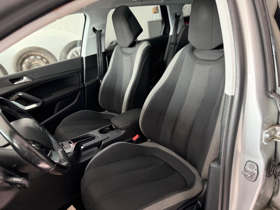 Peugeot 308 1,6 BlueHDi 120 Style Sky EAT6 5d