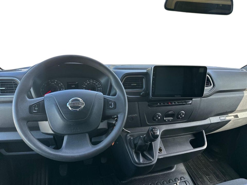 Nissan NV400 2,3 dCi 135 L2H2 Kassevogn