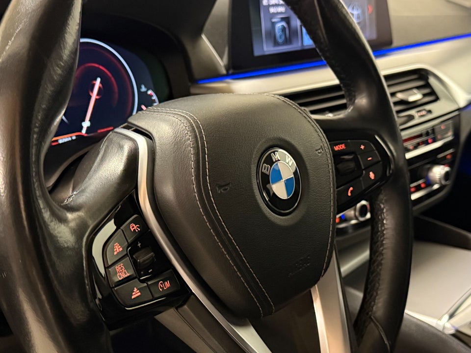 BMW 520d 2,0 Touring Connected aut. 5d