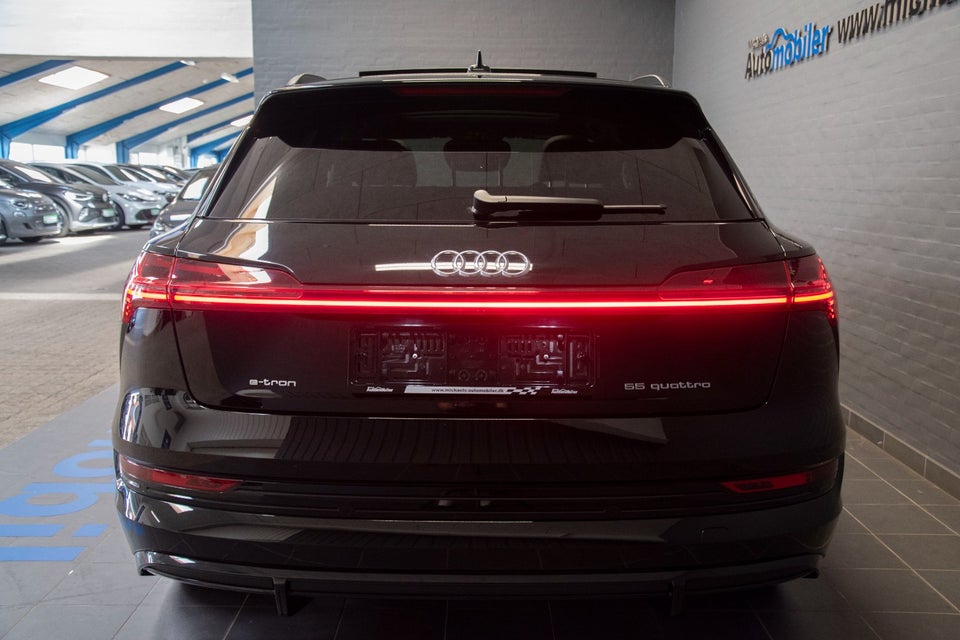 Audi e-tron 55 S-line quattro 5d