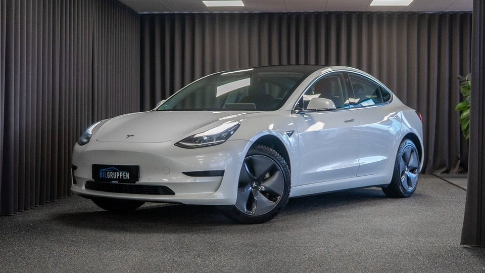 Tesla Model 3 Standard Range+ RWD 4d
