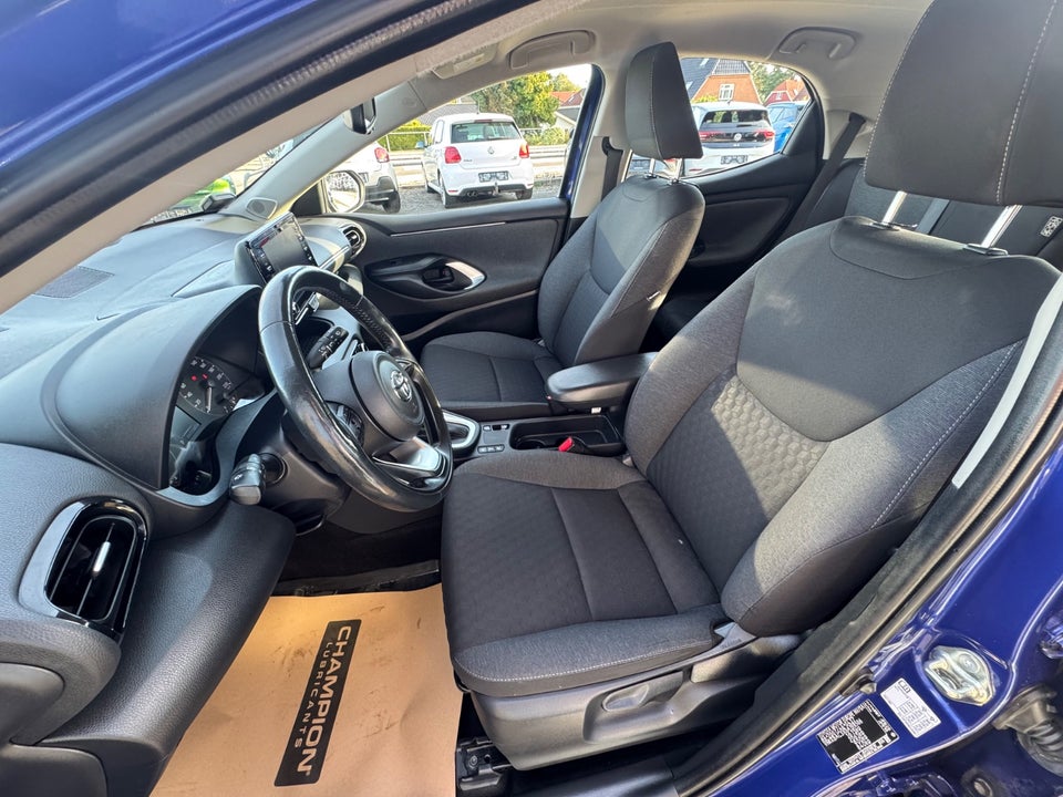 Toyota Yaris 1,5 Hybrid Active Tech+ Design e-CVT 5d