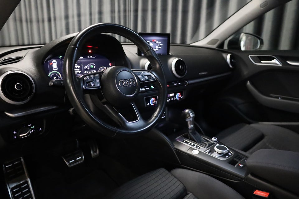 Audi A3 1,4 e-tron Sport Sportback S-tr. 5d