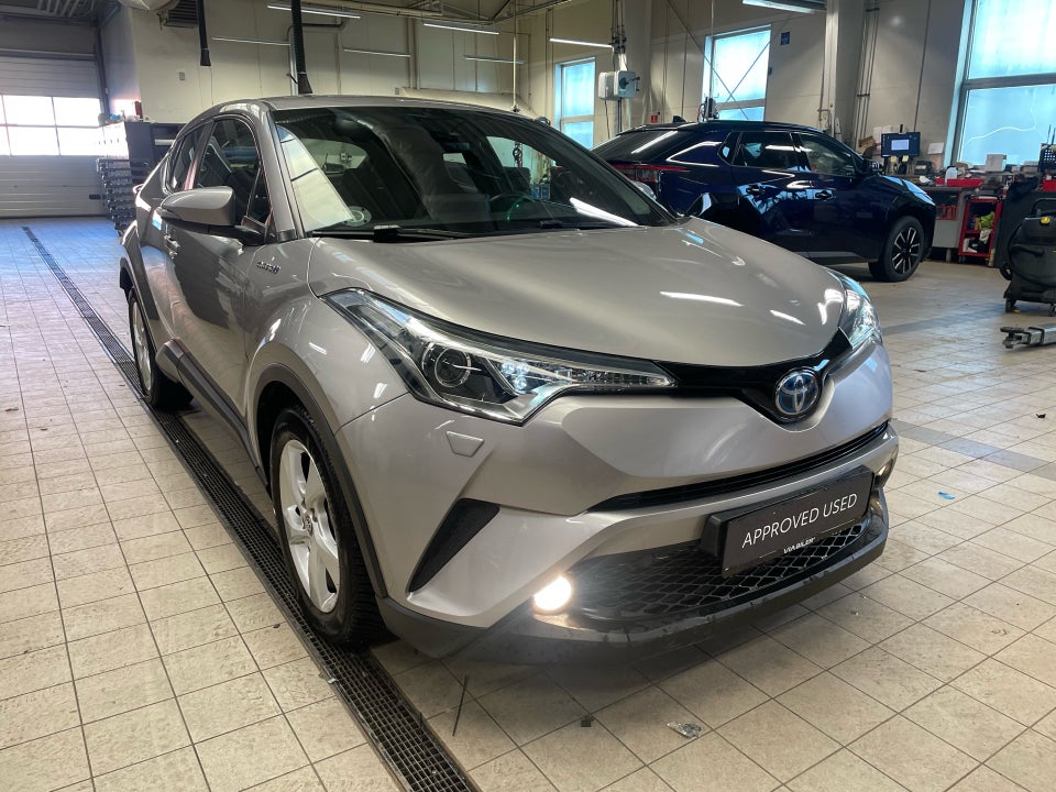 Toyota C-HR 1,8 Hybrid Limited CVT 5d
