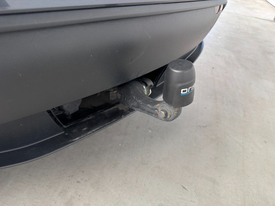 Tesla Model Y Long Range AWD 5d