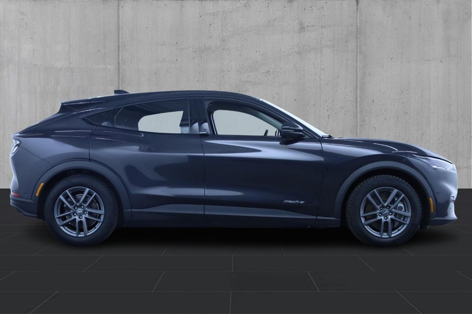Ford Mustang Mach-E 70 Standard Range 5d