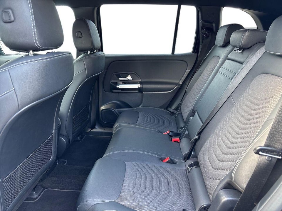 Mercedes EQB300 AMG Line 4Matic 7prs 5d