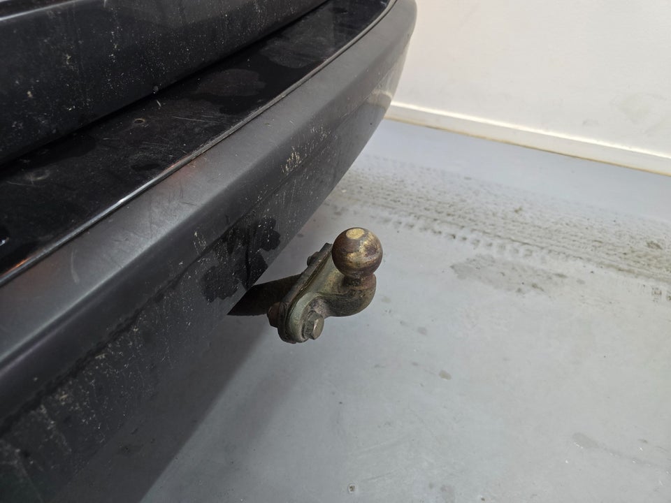 Peugeot 407 1,8 XR stc. 5d