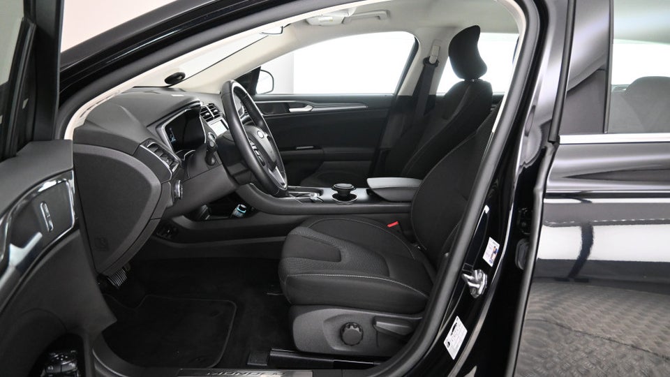 Ford Mondeo 2,0 HEV Titanium stc. CVT 5d