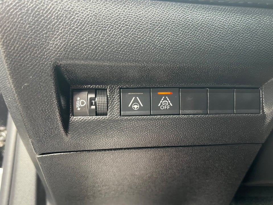 Peugeot 2008 1,5 BlueHDi 130 Allure Pack EAT8 5d