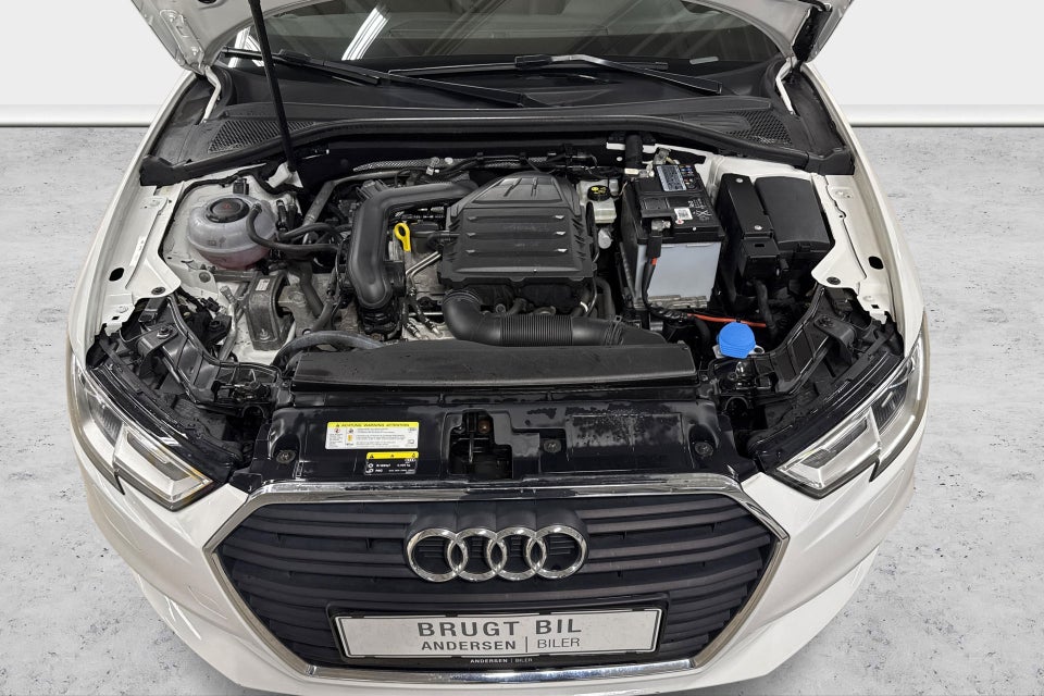 Audi A3 30 TFSi Sportback 5d