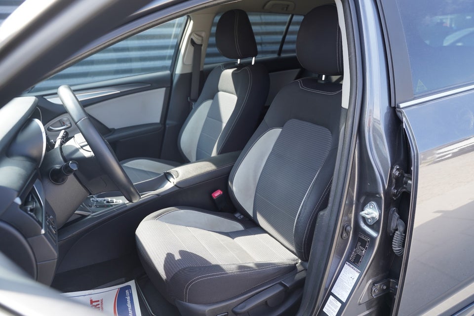 Toyota Avensis 1,8 VVT-i T2 Touring Sports MDS 5d