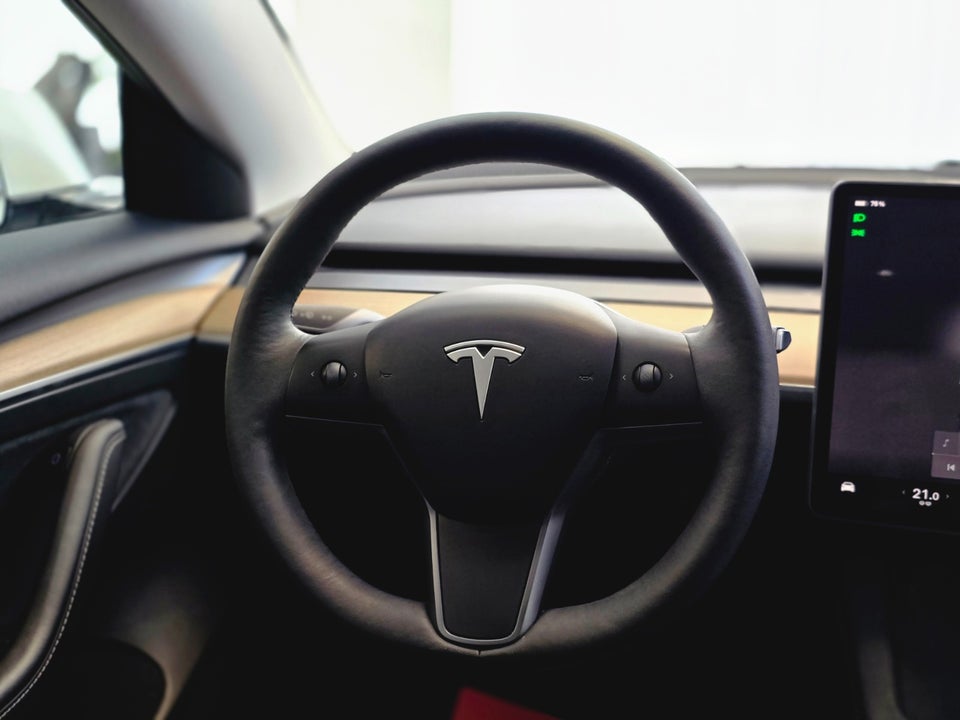 Tesla Model 3 RWD 4d