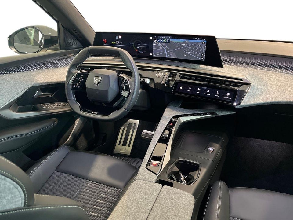 Peugeot e-5008 77 GT Pack 7prs 5d