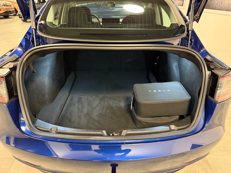 Tesla Model 3 Standard Range+ RWD 4d