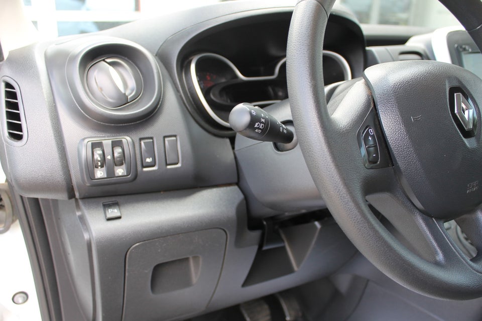 Renault Trafic T29 2,0 dCi 120 L2H1