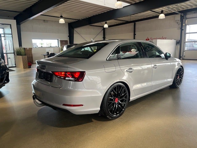 Audi A3 1,4 TFSi 150 Attraction 4d