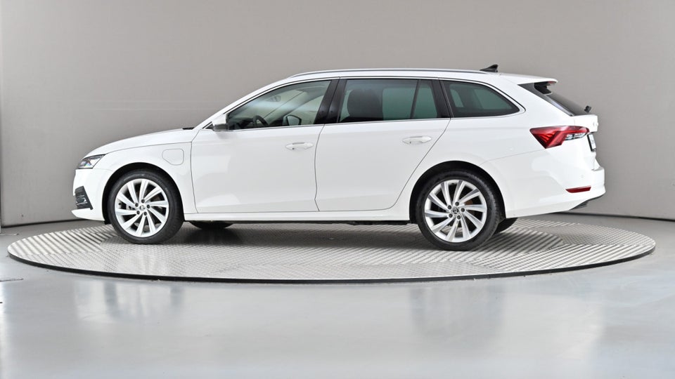 Skoda Octavia 1,4 TSi iV Plus Combi DSG 5d