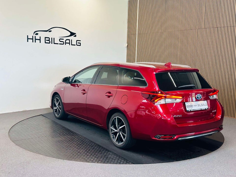 Toyota Auris 1,8 Hybrid H4 Touring Sports CVT 5d