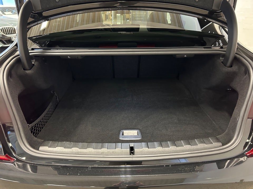 BMW 330e 2,0 M-Sport aut. 4d