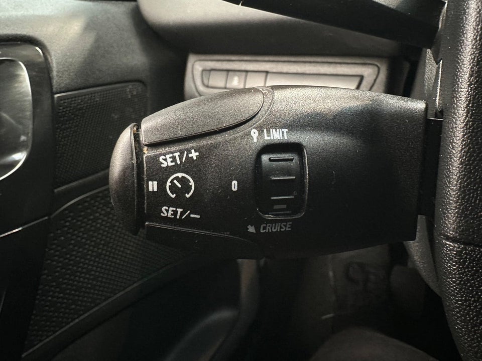 Peugeot 208 1,2 VTi Active 5d