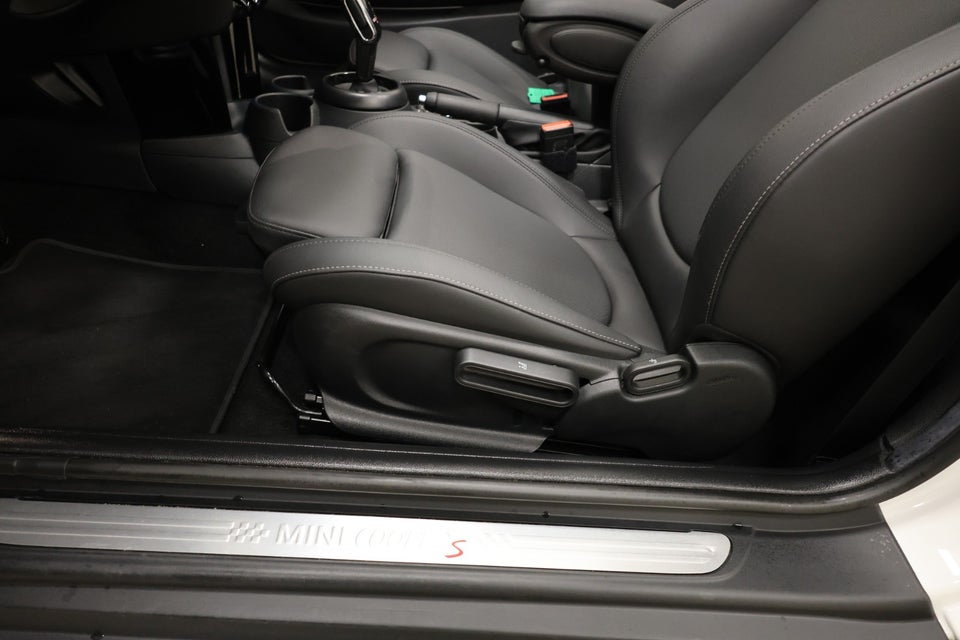 MINI Cooper S 2,0 Essential Cabriolet aut. 2d